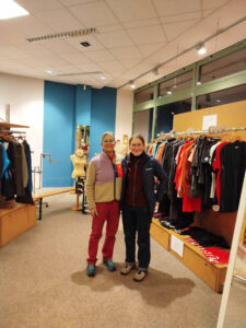 Kerstin und Maria stehen im leeren